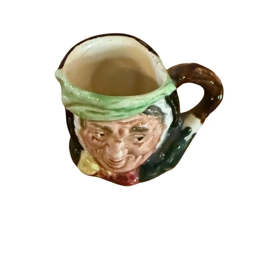 Royal Doulton Sairey Gamp Toby Jug Figurine‎ Multicolor 2.25